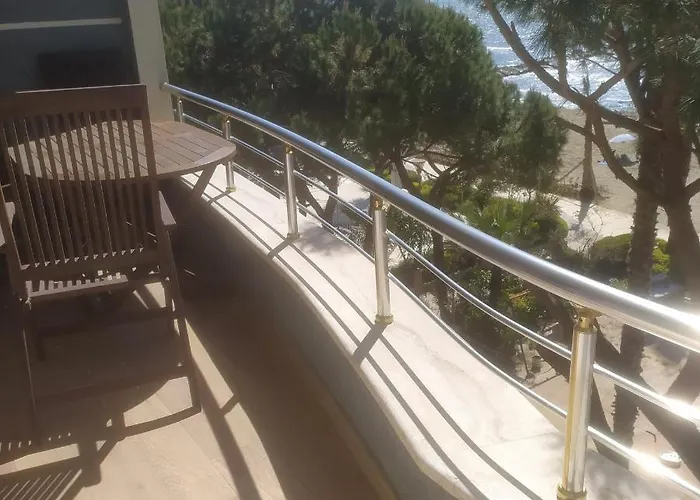 Mia's Sea View 골렘