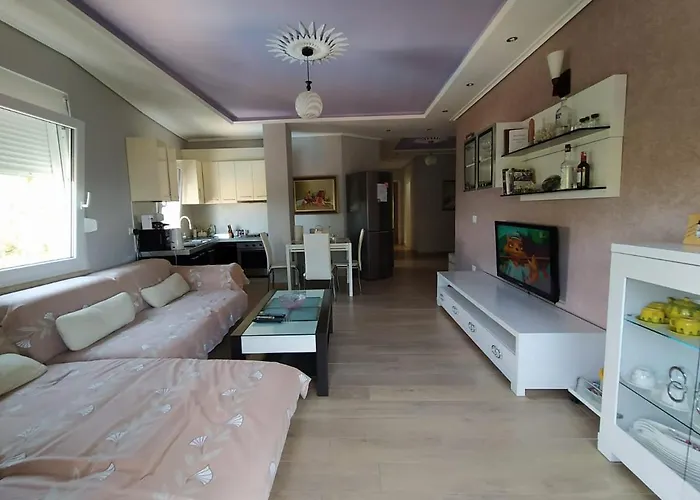 아파트 Mia's Sea View 골렘