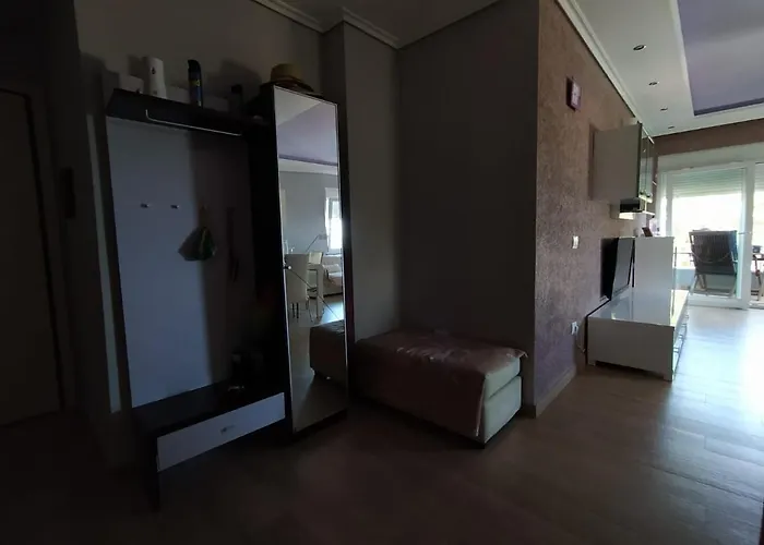 Mia's Sea View 아파트 골렘