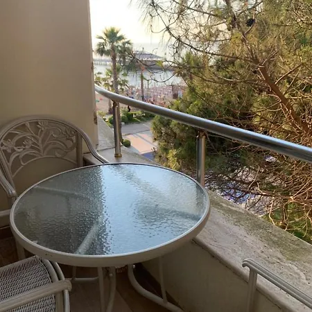Mia's Sea View Apartamento Golem (Tirana)