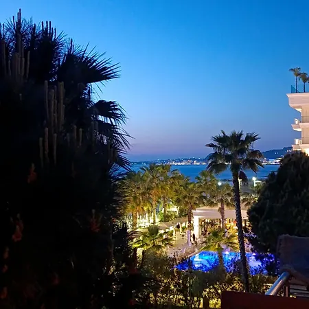 Mia's Sea View